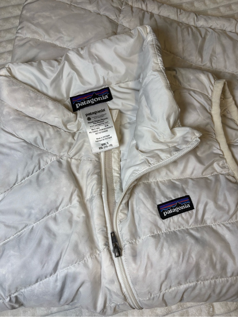 Patagonia Off-White Quilted Puffer Jacket
